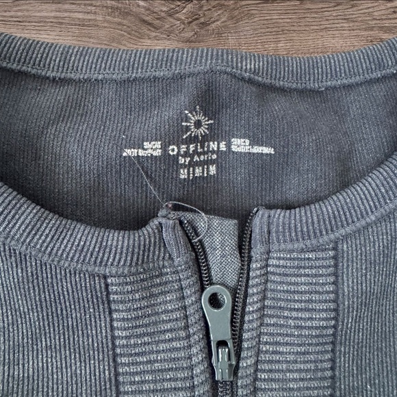 Aerie Gray zip sports bra/athletic top size Medium - Picture 2 of 4